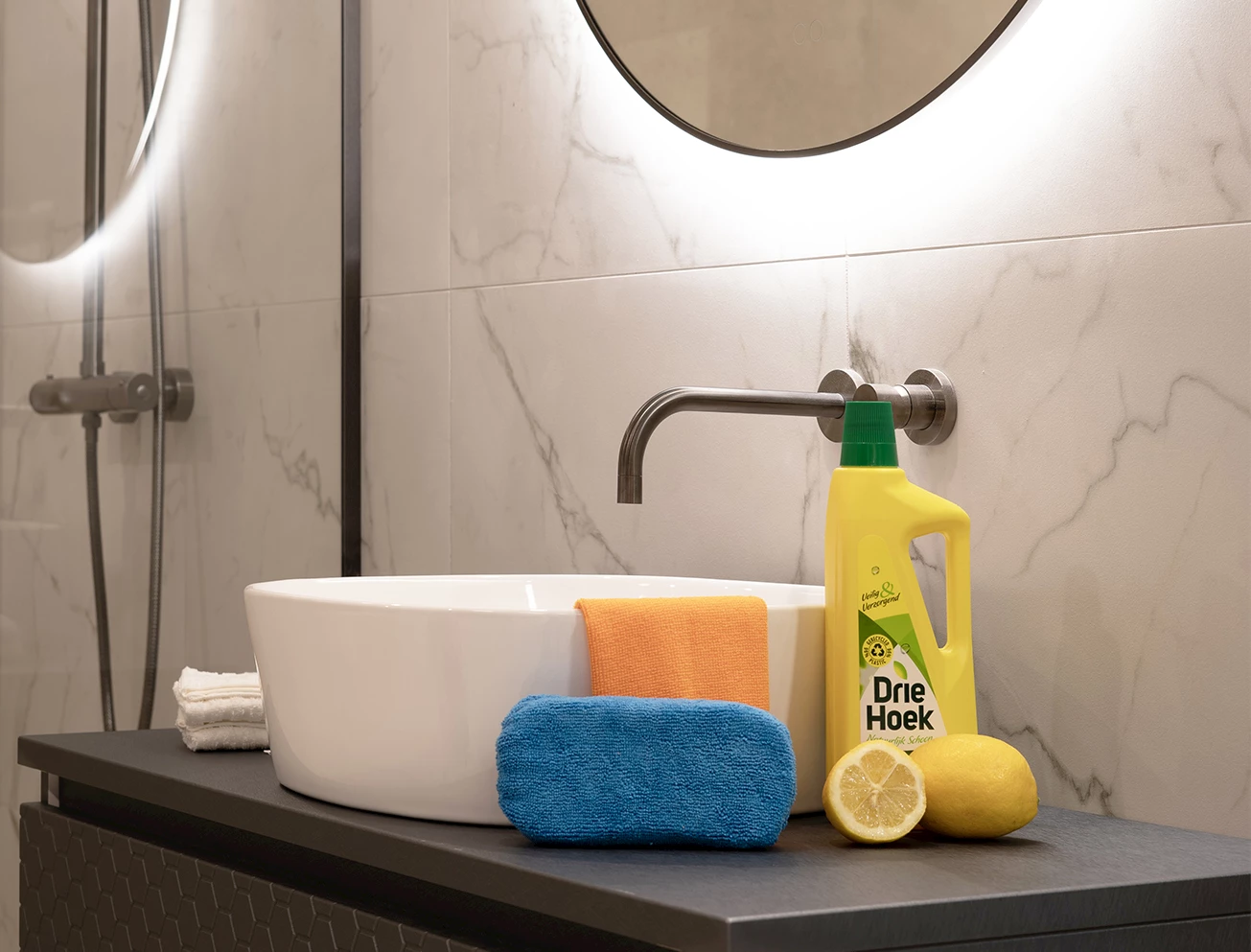 Milde schoonmaakmiddelen badkamer