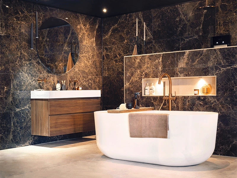 Warme kleuren badkamer