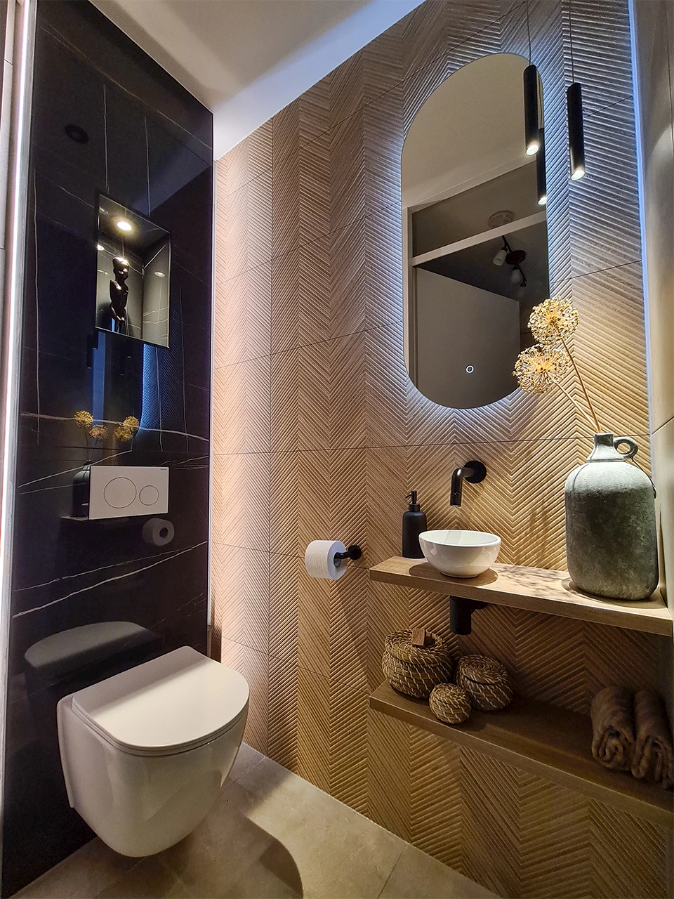 Unieke badkamer en toiletruimte familie Scheek