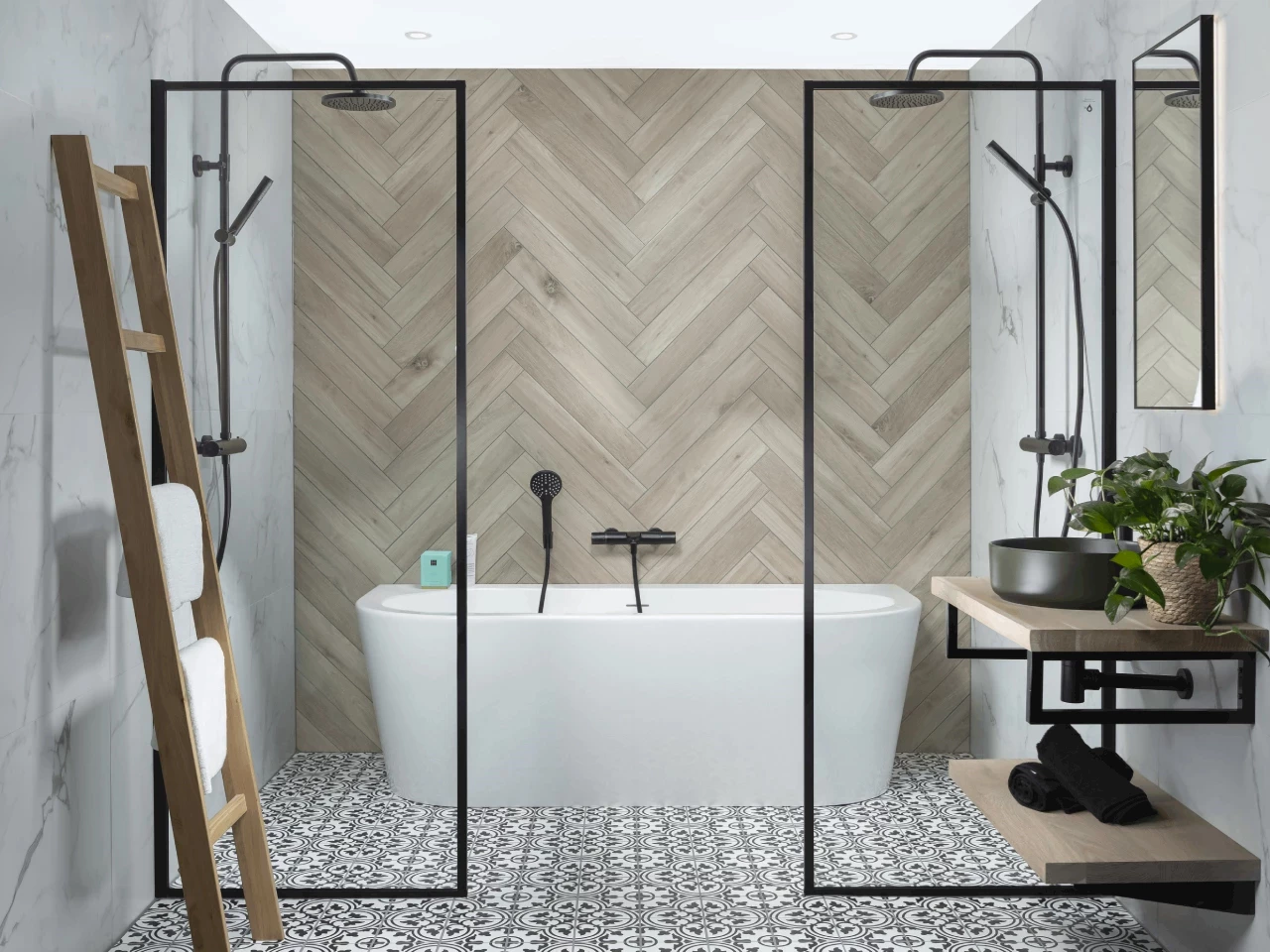 Badkamer zwart wit hout