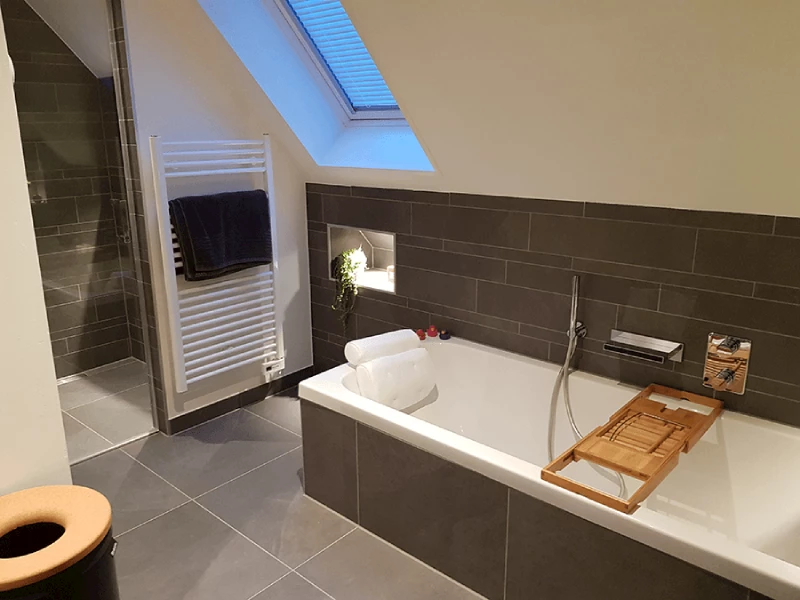 Opgeleverde tijdloze badkamer Lelystad