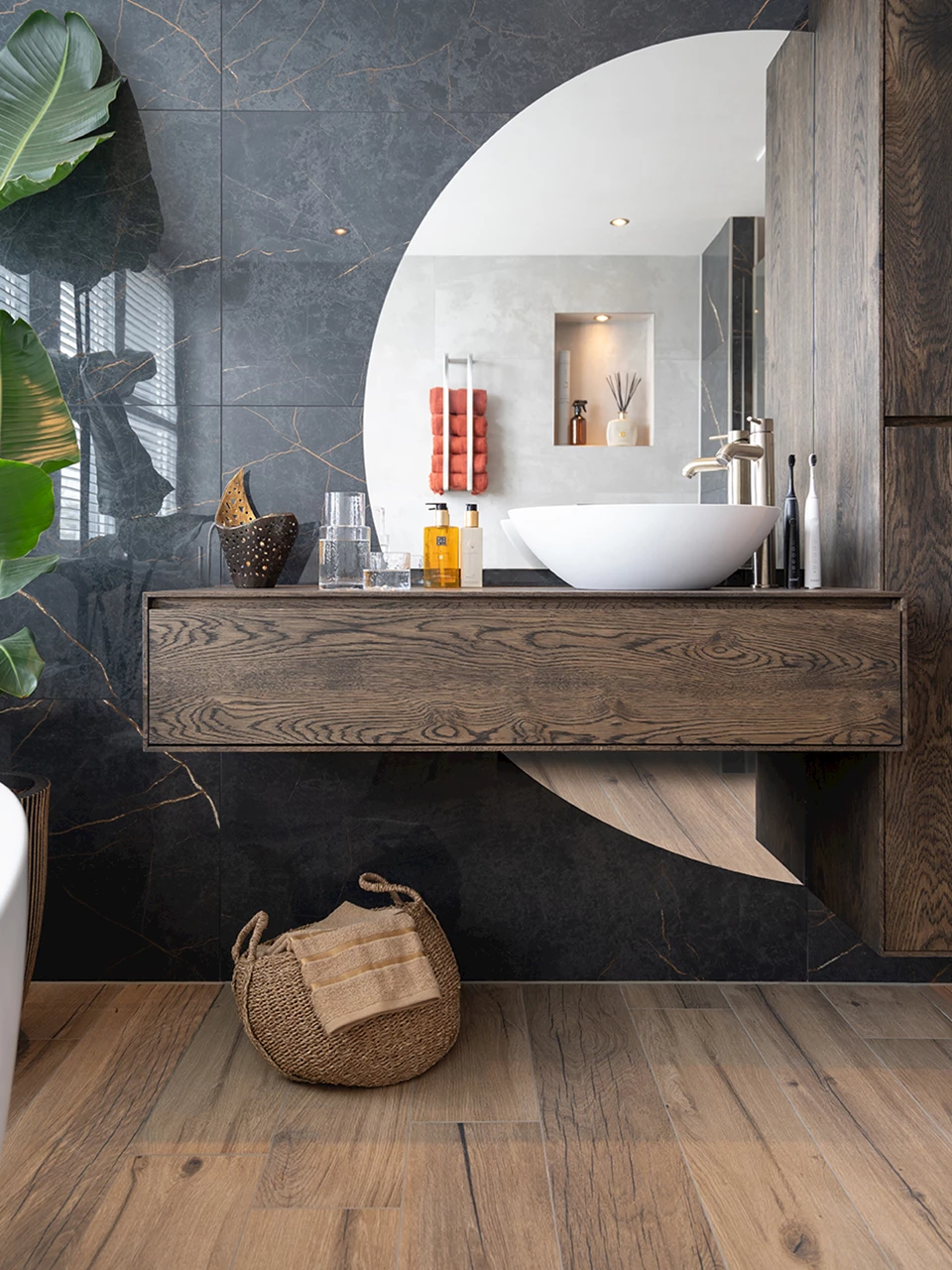 Bekleden van wanden badkamer