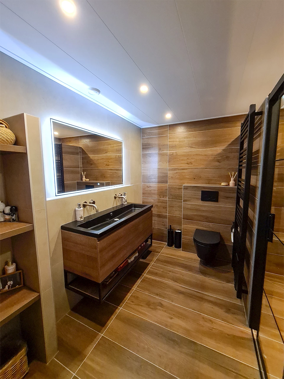 Warme landelijke badkamer familie Garcia