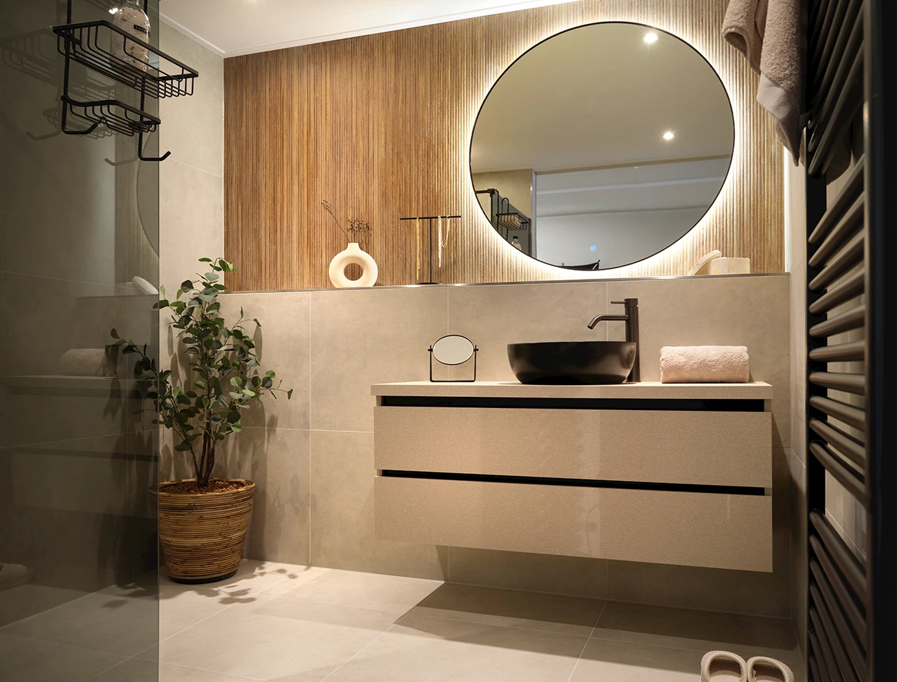 Zandkleurige badkamer