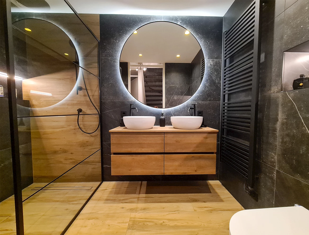 Houtlook tegels natuurlijke badkamer