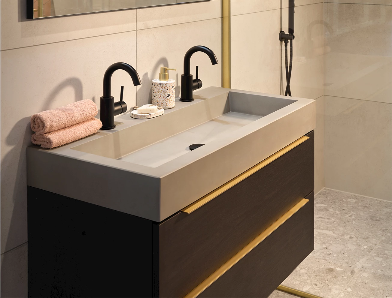 Wastafel betonlook badkamer