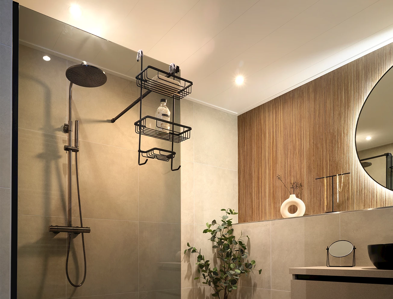 Douche accessoires beige badkamer