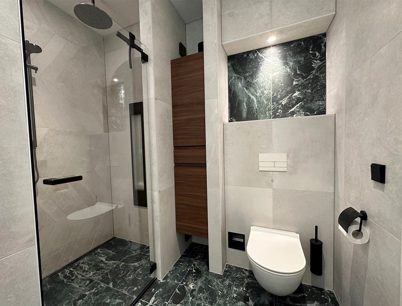 Marmerlook design badkamer