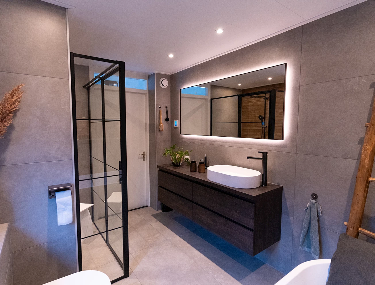 Badkamer betonlook tegels