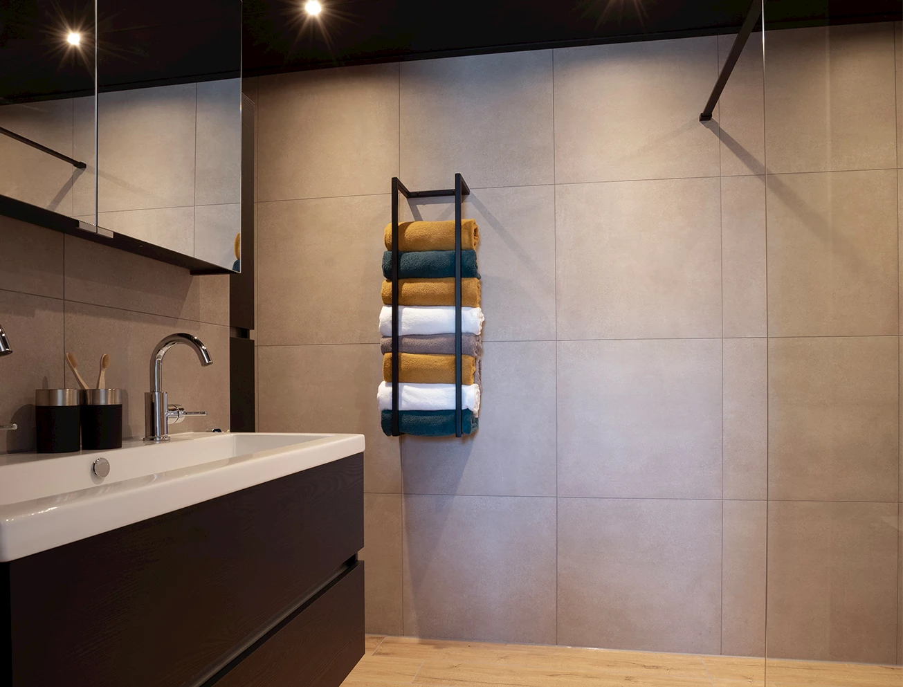 Douche accessoires taupe badkamer