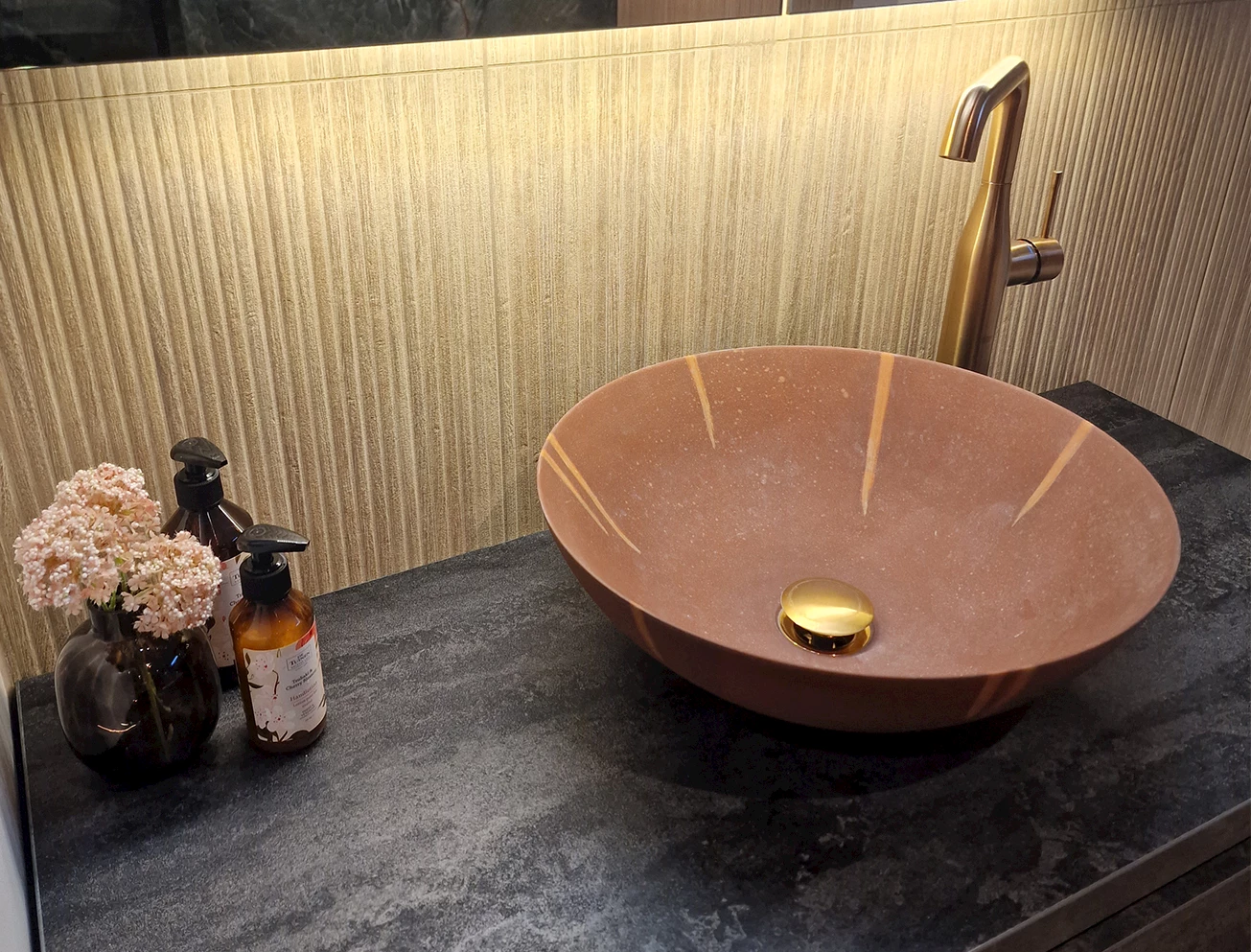 Waskom kleurrijke badkamer