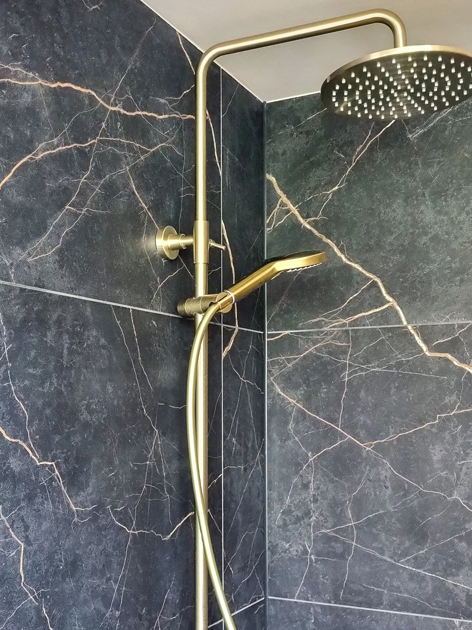 Geborsteld messing regendouche