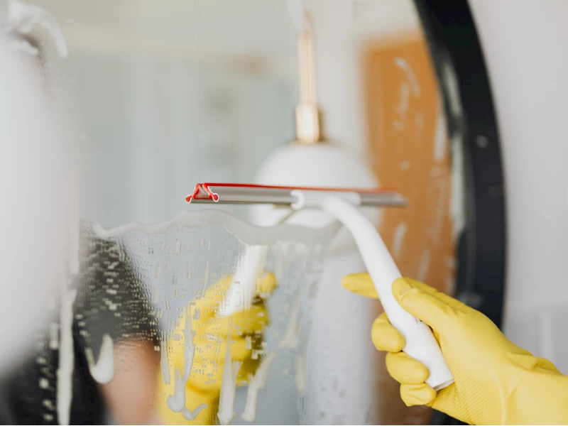 Douchecabine schoonmaken