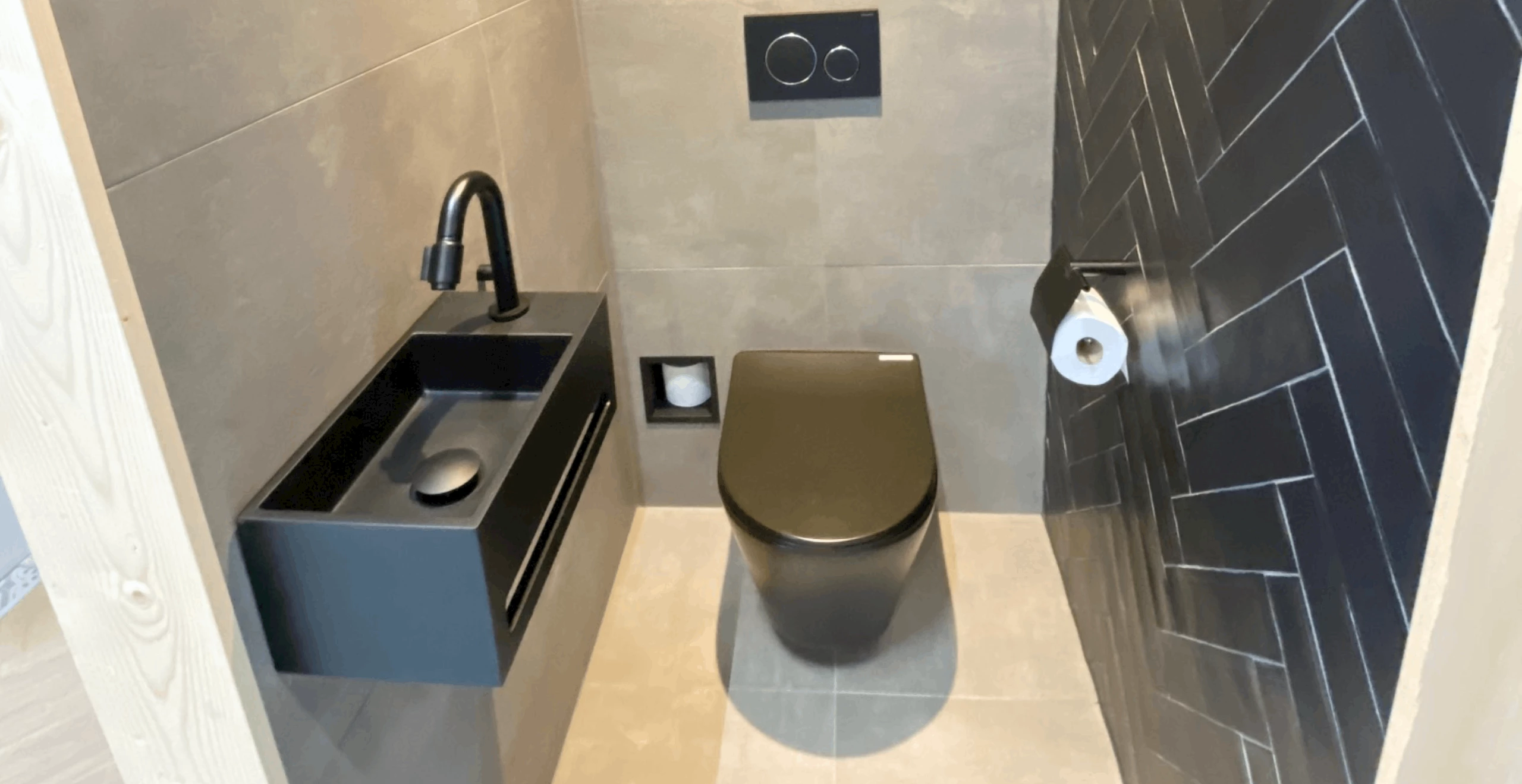 Nieuw toilet montage